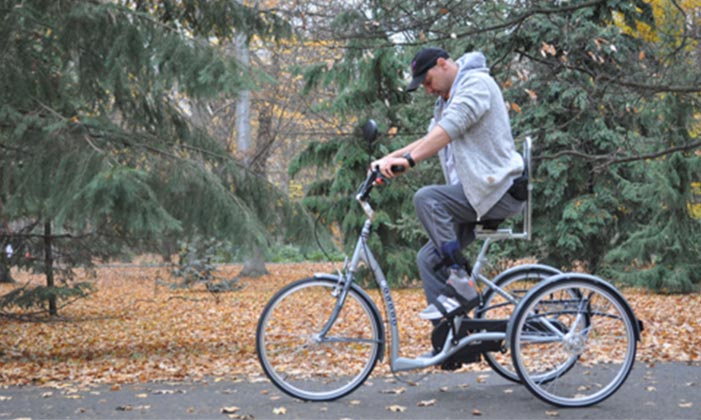 Lesionao medular montando en bicicleta